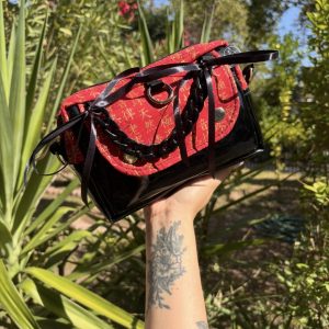 Poema eterno letras rojo